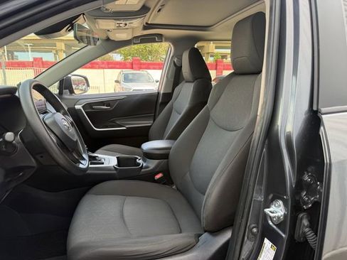 Used 2025 Toyota RAV4 XLE w/ Convenience Package FWD image 27