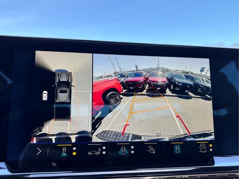 Used 2024 Chevrolet Silverado 2500 ZR2 w/ Technology Package AWD/4WD image 19