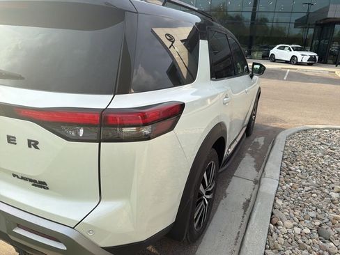 Used 2024 Nissan Pathfinder Platinum image 5