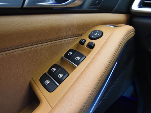 Used 2022 BMW X5 xDrive40i w/ M Sport Package image 30