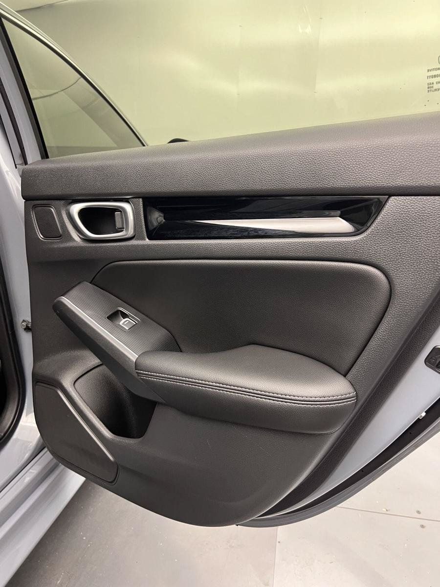 Used 2023 Honda Civic Touring image 23