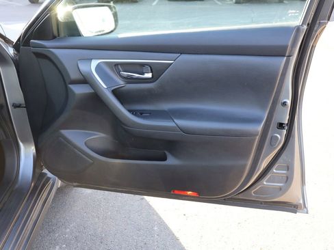Used 2015 Nissan Altima 2.5 SV image 10
