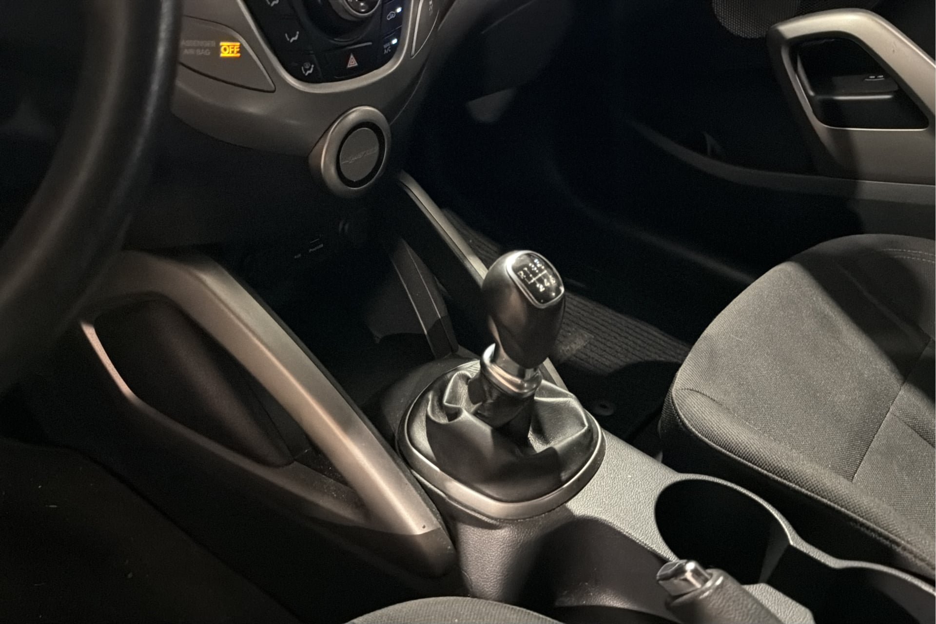 Used 2014 Hyundai Veloster FWD image 23