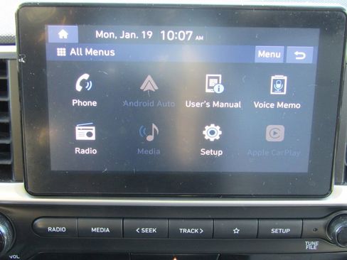Used 2021 Hyundai Venue SEL image 24