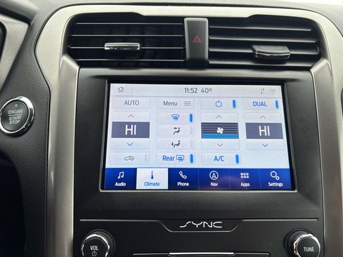 Used 2020 Ford Fusion SE image 41