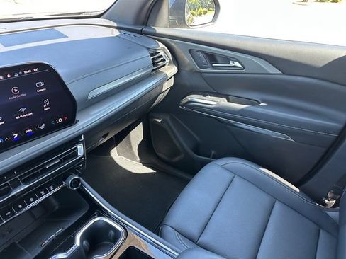 Used 2025 Chevrolet Traverse LT FWD image 29