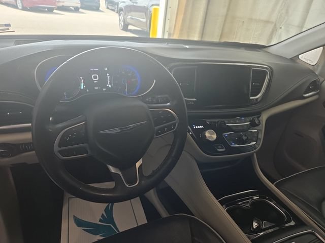 Used 2022 Chrysler Pacifica Limited FWD image 6