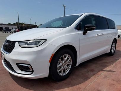 Used 2024 Chrysler Pacifica Touring-L