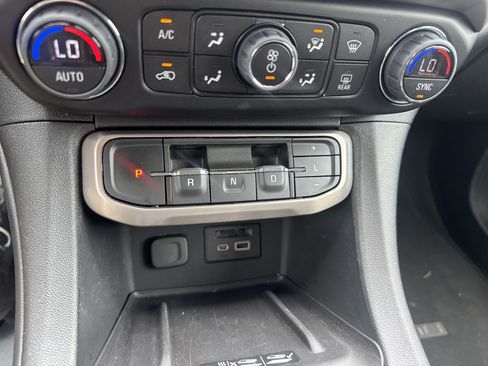 Used 2023 GMC Acadia Denali AWD/4WD image 25