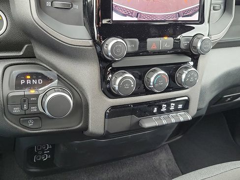 New 2026 RAM 1500 Express AWD/4WD image 17