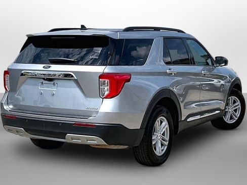 Used 2024 Ford Explorer XLT w/ Equipment Group 202A AWD/4WD image 11