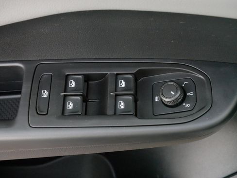 Certified 2023 Volkswagen Taos SE w/ Panoramic Sunroof Package image 19