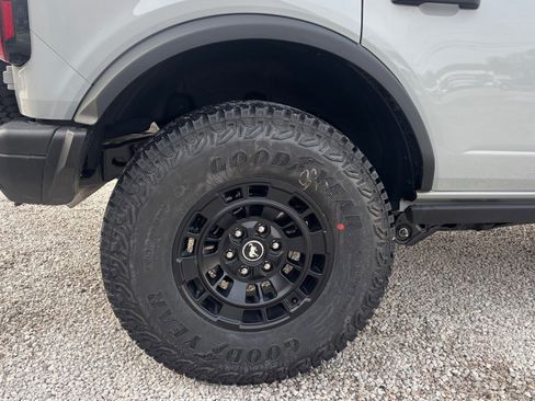 New 2026 Ford Bronco Badlands w/ Sasquatch Package image 24