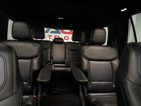 Used 2025 Ford Expedition Tremor AWD/4WD image 38