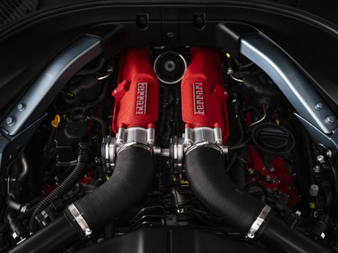 Used 2025 Ferrari Roma Spider RWD image 53