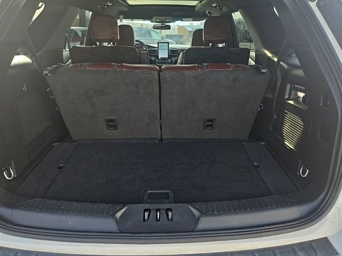 Used 2023 Ford Explorer Platinum w/ Technology Package image 27