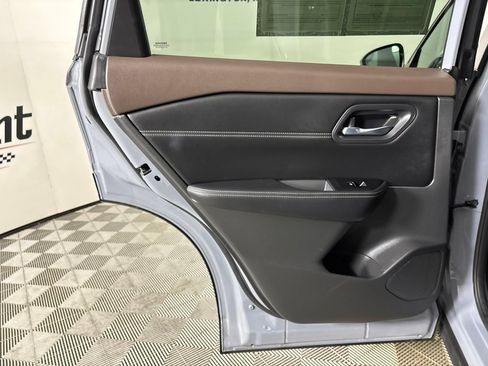 Used 2023 Nissan Rogue SL FWD image 25