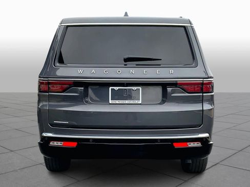 Used 2023 Jeep Wagoneer L 4WD image 4