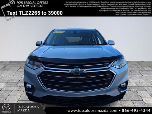 Used 2021 Chevrolet Traverse LT image 2
