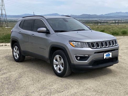 Used 2019 Jeep Compass Latitude AWD/4WD image 11