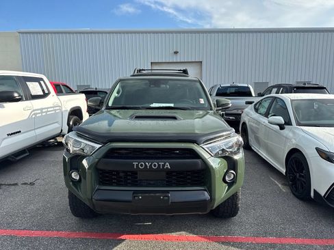 Used 2020 Toyota 4Runner 4WD image 2