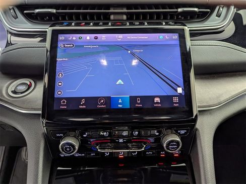 Used 2023 Jeep Grand Cherokee Overland image 22