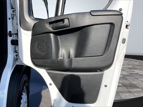 Used 2025 RAM ProMaster 2500 w/ Convenience Group image 25
