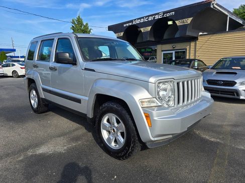Used 2012 Jeep Liberty Sport AWD/4WD image 33