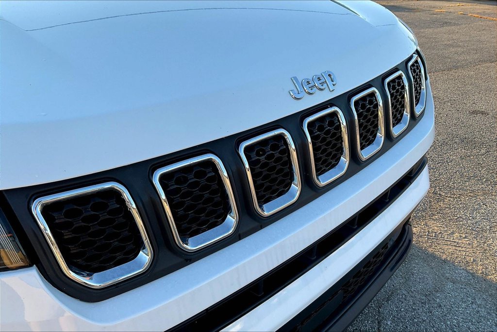 Used 2024 Jeep Compass Latitude AWD/4WD image 24
