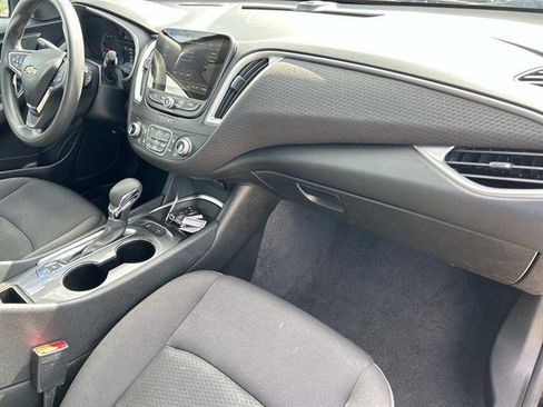 Used 2024 Chevrolet Malibu LT image 19