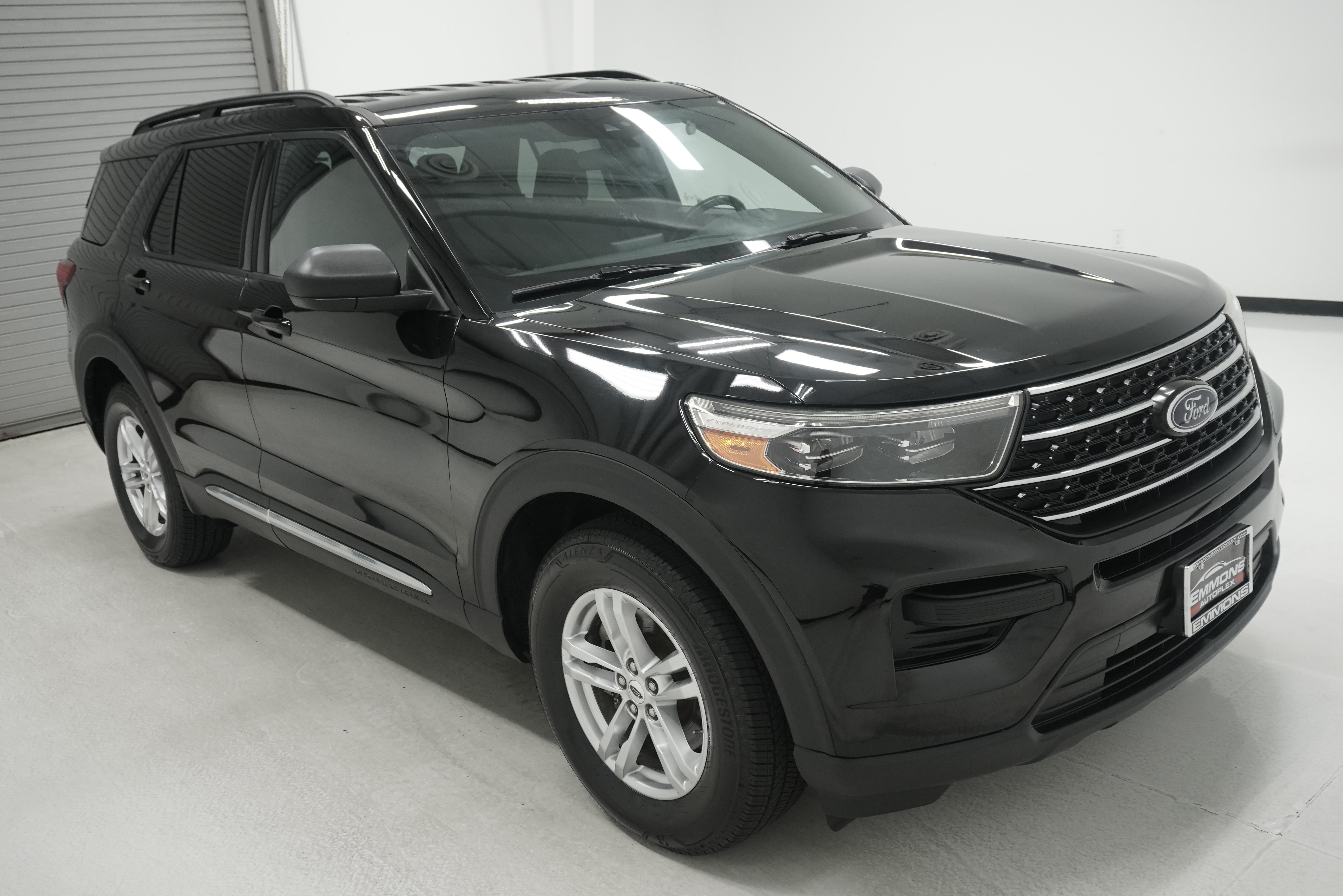 Used 2020 Ford Explorer XLT AWD/4WD image 3