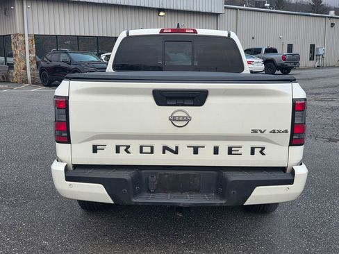 Used 2022 Nissan Frontier SV w/ Technology Package image 17