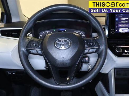 Used 2025 Toyota Corolla Cross L FWD image 17