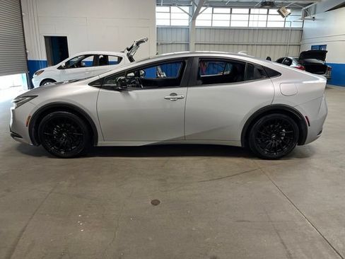 Used 2024 Toyota Prius LE FWD image 6