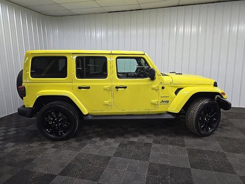 Used 2023 Jeep Wrangler Unlimited Sahara w/ Cold Weather Group AWD/4WD image 2