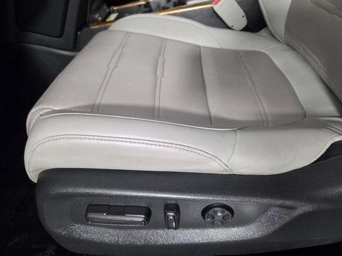 Used 2020 Honda CR-V Touring image 11