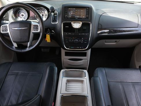 Used 2013 Chrysler Town & Country Touring FWD image 2