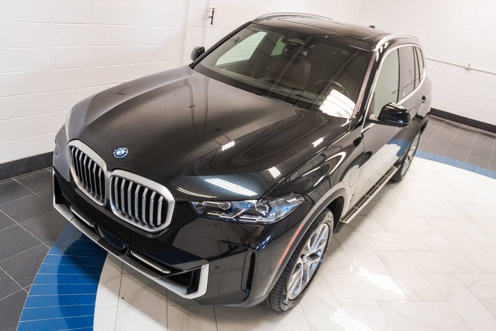 Used 2025 BMW X5 xDrive50e AWD/4WD image 41