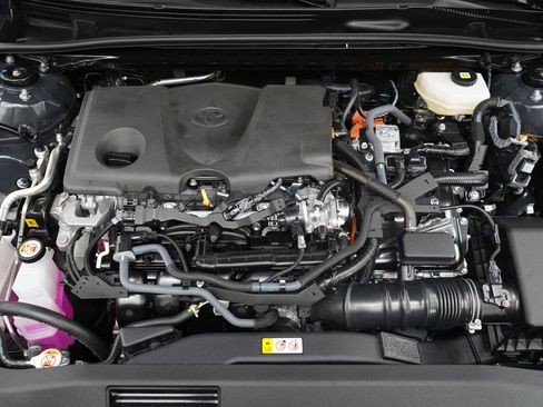 Used 2025 Toyota Camry SE image 29