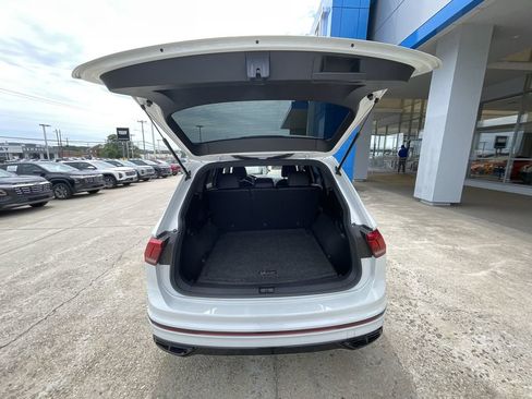 Used 2023 Volkswagen Tiguan SE R-Line AWD/4WD image 26
