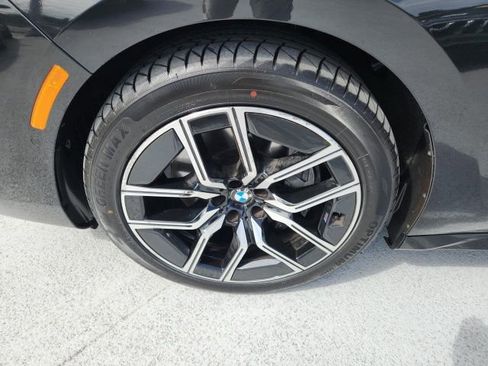 Used 2024 BMW 740i xDrive image 8
