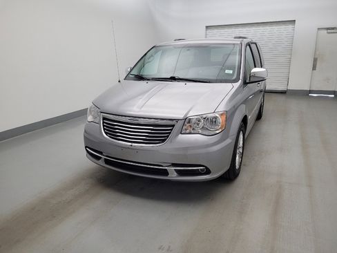 Used 2015 Chrysler Town & Country Touring-L w/ Driver Convenience Group FWD image 15