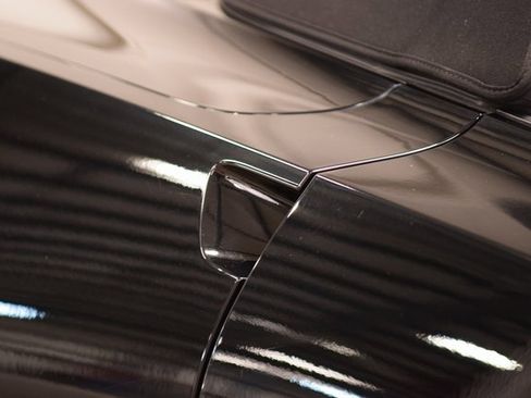 Used 2016 Chevrolet Corvette Stingray Convertible w/ Battery Protection Package image 18