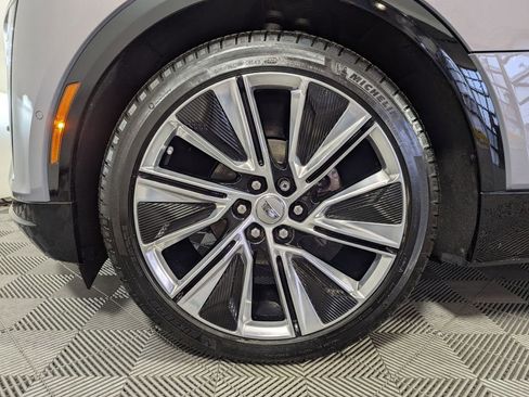 Used 2025 Cadillac Lyriq Luxury w/ LPO, Floor Liner Package AWD/4WD image 16