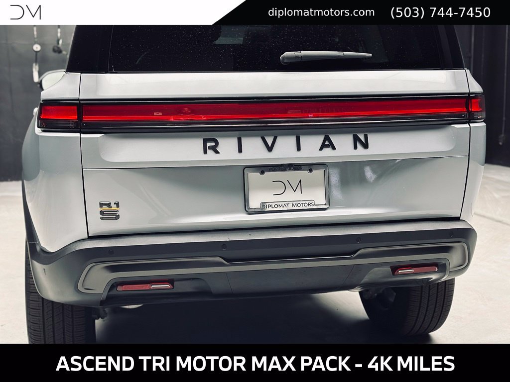 Used 2025 Rivian R1S Premium Dual AWD/4WD image 15
