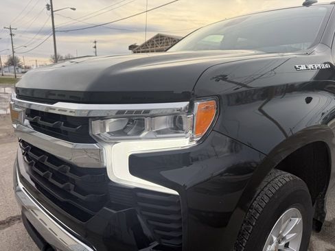 Used 2025 Chevrolet Silverado 1500 LT image 17