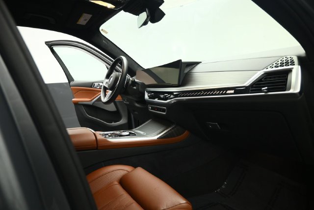Used 2025 BMW X7 M60i w/ Executive Package AWD/4WD image 55