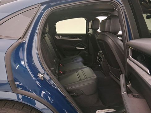 New 2025 Porsche Cayenne Coupe image 38