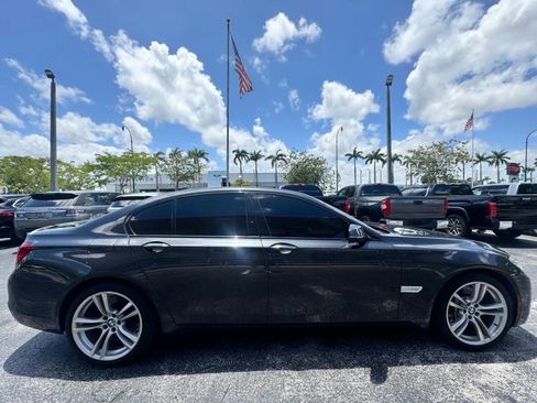 Used 2015 BMW 750i w/ M-Sport Package RWD image 8