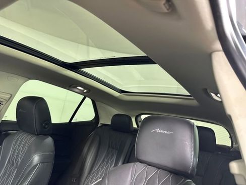Used 2022 Buick Envision Avenir w/ Technology Package II image 12